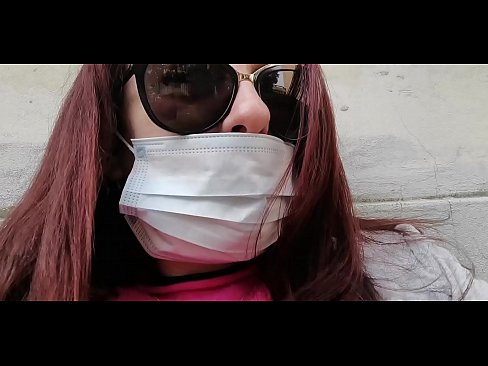 ❤️ Faigheann Nicoletta díoltas ar a comharsa agus pees ina gharáiste (Coraintín Iodálach Speisialta Covid19) ❤❌ Físeán gnéis linn ❌